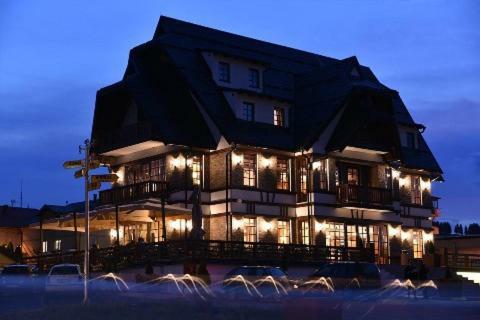 Hotel Zlatni Bor Sokolac  Buitenkant foto
